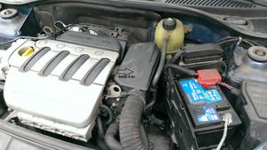 Fuite liquide de refroidissement Clio 2 1.4 16 V, changer le thermostat d'eau