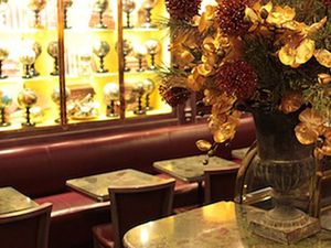 chez Berthillon; at Berthillon's