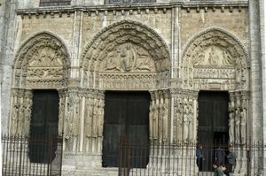 Luth hautbois musette et guitare rock; a visit to Chartres cathedral