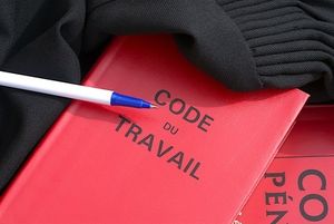 Pas d'obligation d'information individuelle des salariés lors d'une cession d'entreprise