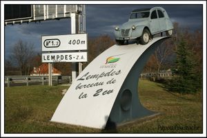 La Deudeuche est née en Auvergne (2CV Citroen)