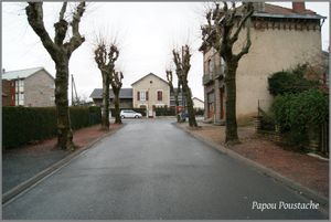 La gare et l'avenue de la gare au Mayet de Montagne