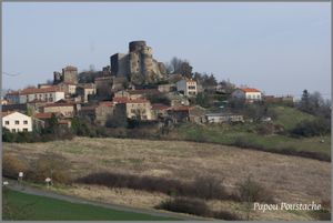 Le village de Chalus dans le Puy de Dome