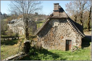 Le village de Cezens dans le Cantal