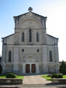 DIEU AIME CE QUI NAÎT. Eucharistie à Cognac, dans l'église Saint-Antoine, le 14 juin 2015