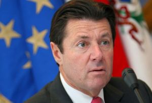 Candidature de C. Estrosi : déjà sur les terres de l'extrême droite ?