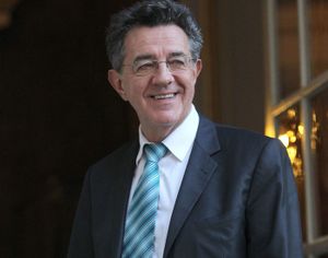 A contre-courant de la pensée dominante : la semaine de 4 jours et le revenu de base