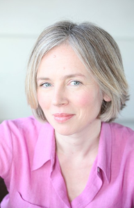 Le théâtre du poulailler. Helen PETERS. (Dès 10 ans)