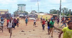 Vautours et multinationales tournent autour de la Guinée