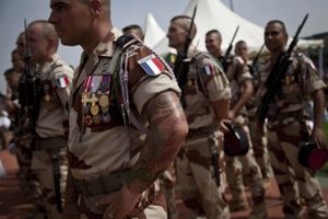 Loi de programmation militaire : quel avenir pour la présence militaire française en Afrique ? (Billets d'Afrique)