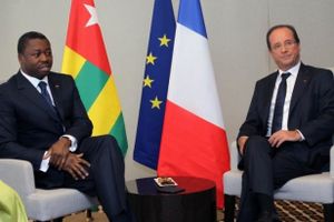 La paix en Afrique ne doit pas se décider à l’Elysée avec des dictateurs ! (Survie)
