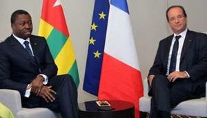 Le dictateur togolais se rendra chez le "chef de guerre" François Hollande à la mi-novembre