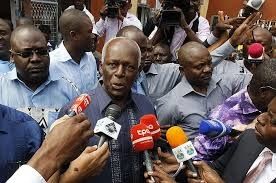 ANGOLA. Hundreds prevented from finishing protest over disappearance and possible murder of two anti-government activists (Al Jazeera)
