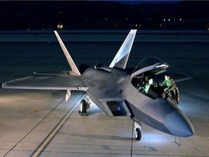 Le Pentagone installe des bombardiers à proximité de l’Iran (Irib)