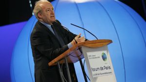 Sommet Afrique-France. Dans une logique coloniale, la France veut élargir le franc CFA aux pays lusophones et anglophones d'Afrique