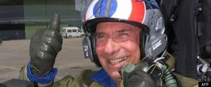 République bananière. Le marchand d'armes Dassault protégé par le Sénat dans une affaire de corruption criminelle reçoit du gouvernement socialiste un milliard d'euros.