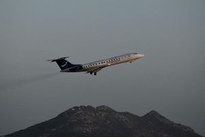 PARIS ET ATHENES : LES BONNES PETITES PUTAINS DE WASHINGTON (Luc Michel)
