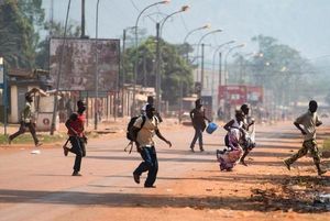 Bangui: au moins dix tués dans des violences, nombreux pillages (AFP)