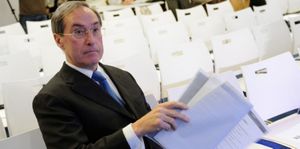 Les archives papier de l'ancien secrétaire général de l'Elysée, Claude Guéant, ont disparu (Le Monde)