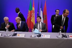 Valls et les Blancos préfèrent que les Noirs d'Afrique s'arrêtent au Maroc (Le GriGri)