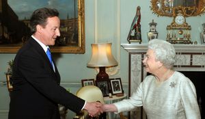 Angleterre : La Reine Elizabeth II et David Cameron font l'objet de mandats d'arrêt internationaux (Globalepresse)