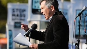 Un candidat démocrate à la présidentielle accuse les Etats-Unis d'avoir provoqué la crise