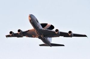 Ukraine: des avions-radars Awacs de l’Otan au dessus de la Pologne et de la Roumanie (20 Minutes)
