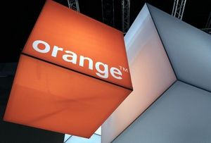 Orange - DGSE : Africains, téléphonez, la France vous espionne ! (JAI)