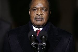 Le dictateur françafricain Sassou Nguesso suscite la méfiance