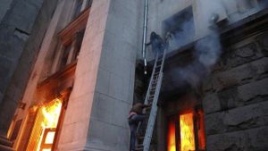 L’horreur à Odessa : 31 militants indépendantistes meurent brûlés par les milices du Pravy Sektor et les pro-Kiev (Les Crises)