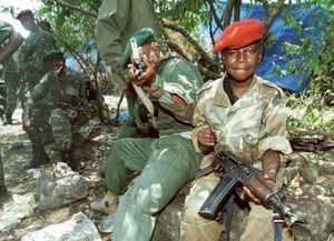 Grandir dans la guerre - les enfants-soldats en RDC (Irin)