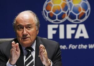 Sepp Blatter évoque les pressions exercées par la France en faveur de l'organisation de la coupe du monde de football au Qatar en 2022