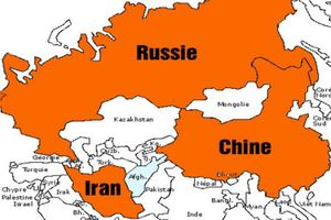 Selon un analyste, le groupe Bilderberg s'inquiète de l'alliance entre la Russie, la Chine et l'Iran (Press TV)