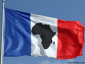 Le « Canard » au garde-à-vous (BdA)