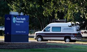 La première victime états-unienne de l'Ebola fut initialement renvoyée chez elle avec des antibiotiques
