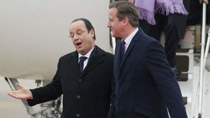 Un député britannique qualifie Hollande et Cameron de « caniches » des USA (Voix de la Russie)