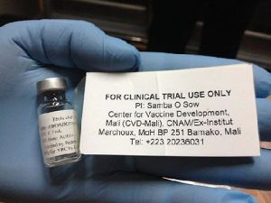 Ebola : des tests sur des vaccins en Afrique si possible en décembre (AFP)