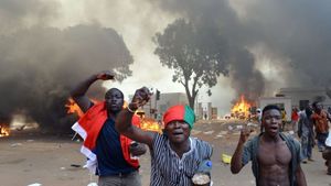 Burkina-Faso : l'opposition fait plier le régime de Blaise Compaoré (Makaila)