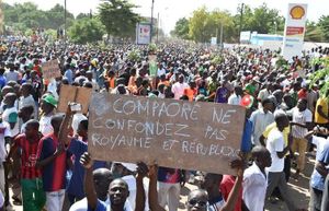 L’Afrique fière des Burkinabé qui montrent la voie du changement pacifique (Makaila)