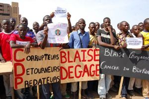 Burkina Faso. Le dictateur françafricain en fuite. Un gouvernement transitoire installé par les militaires