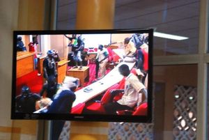 Le peuple prend l'Assemblée nationale chez Compaoré ! (Le Gri-Gri)