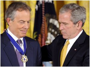 Fuite d'un e-mail : Save The Children essaye de "contenir" les dommages créés par la récompense que l'organisme a attribué à Tony Blair (Electronic intifada)