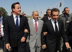 Sarkozy et Cameron accueillis en héros en Libye, le 15 septembre 2011