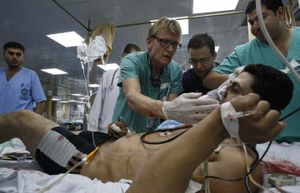 Le médecin norvégien, Mads Gilbert, interdit à vie de se rendre à Gaza par Israël (Street Tele Virtuelle)