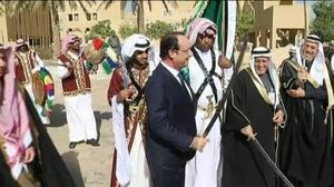Quels sont les liens entre "le chef de guerre" François Hollande et le terrorisme islamique en Syrie et au Nigeria ?