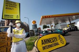 Shell verse 55 millions de livres à des pêcheurs du Nigeria pour compenser une pollution pétrolière (AFP)