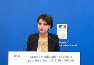 Charlie Hebdo : Vallaud-Belkacem ne veut pas entendre les questions des élèves (Regards.fr)