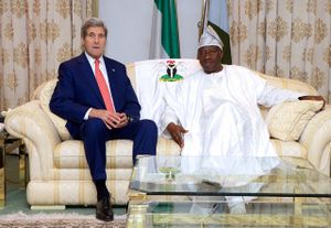 ARNAQUE. Nigéria : L’armée et Boko Haram s’affrontent alors que Kerry promet de l’aide (AJ)