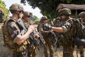 Les 10 armes secrètes de la plus puissante armée du monde (en Afrique) : l'armée française