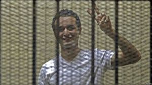 Egypte : la justice d’Al-Sissi fait embastiller à perpétuité les jeunes révolutionnaires (Mediaterranee)